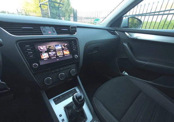 Skoda Octavia cena 48000 przebieg: 200000, rok produkcji 2018 z Woźniki małe 781